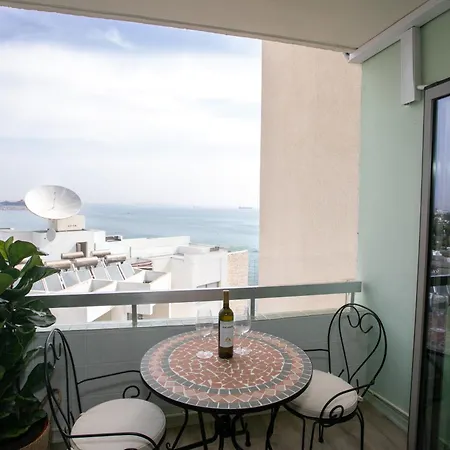 Palmove Luxurious Beachfront Apartament Larnaca