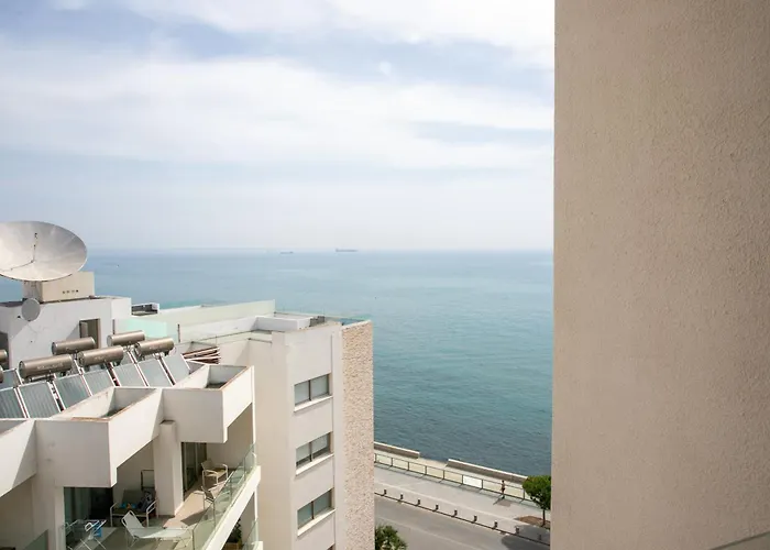 Palmove Luxurious Beachfront Larnaca