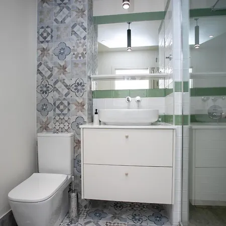 Palmove Luxurious Beachfront Lejlighed *