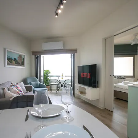 Palmove Luxurious Beachfront Lejlighed Larnaca