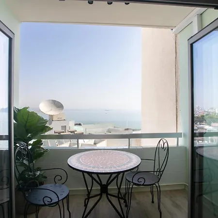 Palmove Luxurious Beachfront Larnaca