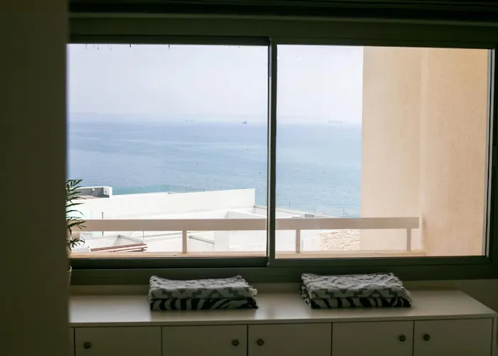 Palmove Luxurious Beachfront 아파트