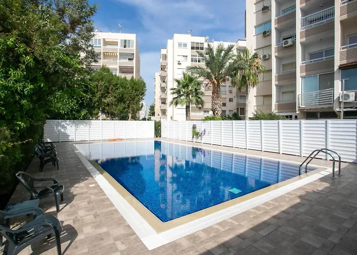 Palmove Luxurious Beachfront 아파트 *