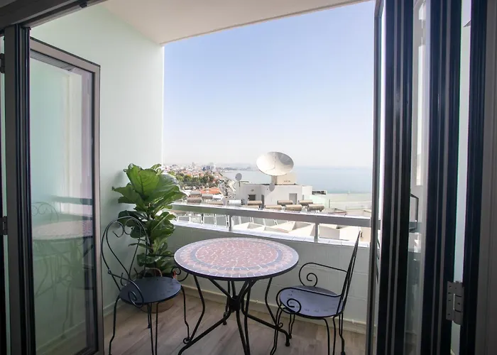 Palmove Luxurious Beachfront 아파트 *