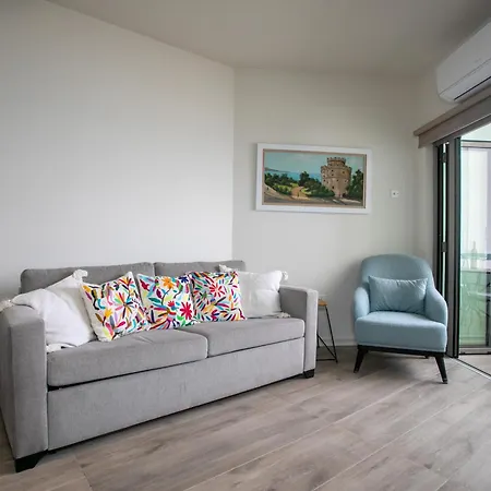 Palmove Luxurious Beachfront Larnaca